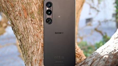 Sony ha dejado a Samsung sola y se ha rendido a China en la batalla más compleja del smartphone: la de producir tu propio teléfono