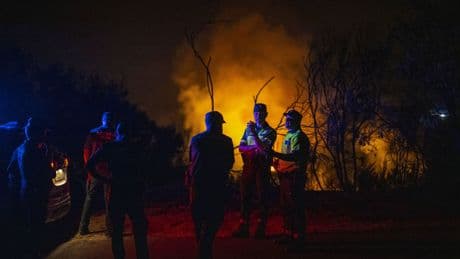 La UME se moviliza para luchar contra el incendio de Orense, que ya ha afectado a 500 hectáreas