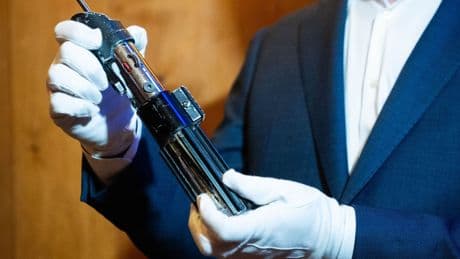 Besondere Requisiten: "Star Wars": Berühmtes Lichtschwert in London ausgestellt