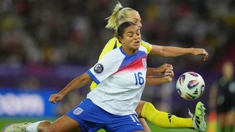 La defensa inglesa Jess Carter denuncia que ha recibido insultos racistas durante la Eurocopa