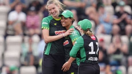 Lauren Bell stars as Southern Brave make history with victory over Welsh Fire