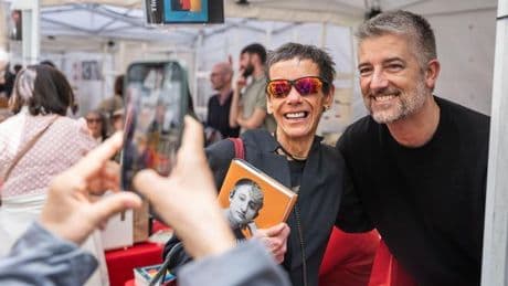El Sant Jordi de Toni Cruanyes: "Los lectores se me acercan como el familiar que hace tiempo que no ves"