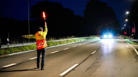 Groep burgers houdt op eigen houtje 'grenscontroles' bij Ter Apel