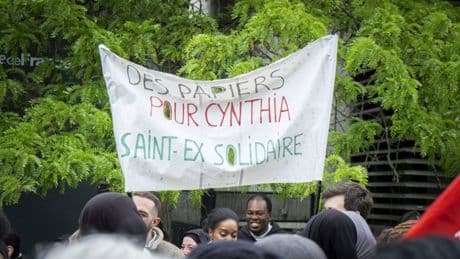 « Le cas de Cynthia est représentatif de la maltraitance préfectorale que subissent les étrangers »:  à Créteil, la mobilisation se poursuit pour demander la régularisation d’une étudiante Congolaise