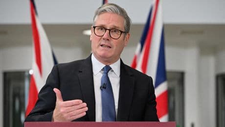 Starmer cambia de rumbo para frenar la rebelión de los suyos