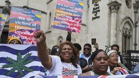 Reino Unido abandona su colonia de las islas Chagos, pero mantiene la base aérea de Diego García, que da la llave del Índico a EEUU