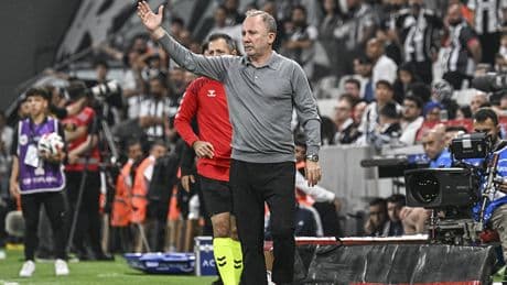 Sergen Yalçın yuvasına galibiyetle döndü! Beşiktaş küllerinden doğdu