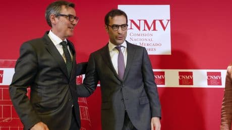 La CNMV suspenderá la cotización de BBVA y Sabadell si el Gobierno decide sobre la opa antes del cierre de mercado