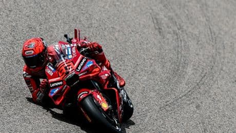 Marc Márquez lidera en la jornada del regreso de Jorge Martín