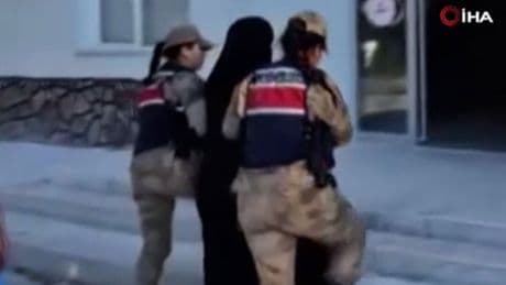 Rusya’da Interpol Kırmızı Bültenle, Gürcistan’da Yeşil Bültenle aranan 2 şahıs yakalandı