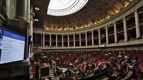 France: l'Assemblée nationale vote en faveur du «droit à l'aide à mourir»