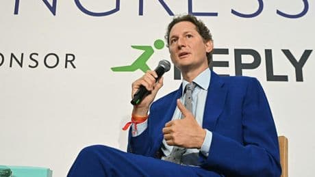 Stellantis, Elkann: «In Europa servono regole specifiche per fare auto piccole»
