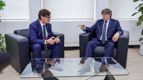 Tertulia de Cuesta: El blanqueamiento de Illa a Puigdemont