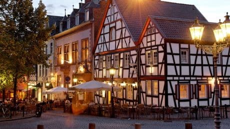 Ausflug ab Köln: Den Sommer im "rheinischen Nizza" genießen