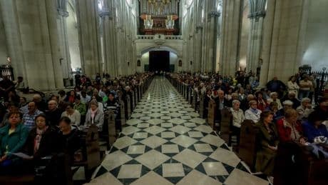 Cae el número de españoles que se identifica como católico: desde el 90% en los años 70 hasta el 55% actual