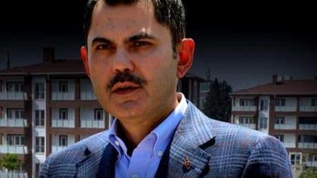 Bakan Kurum'dan Özgür Özel'e tepki: Gözlerindeki bantı çıkarsın, etrafında yapılanları görür