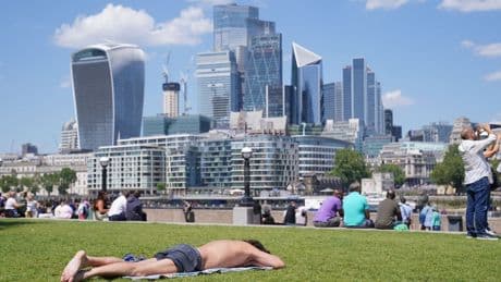 London stock close lower as miners hit by slumping gold price