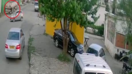 Motosikletle park halindeki tıra çarptı, feci şekilde öldü