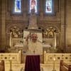 Mort du pape François : côté réactions politiques en France, deux salles, deux ambiances