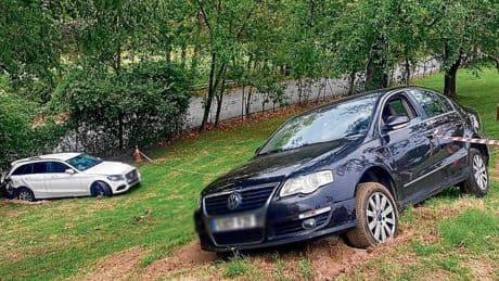 Una riña entre «okupas» de La Bilbaína acaba con dos coches en el campo de golf