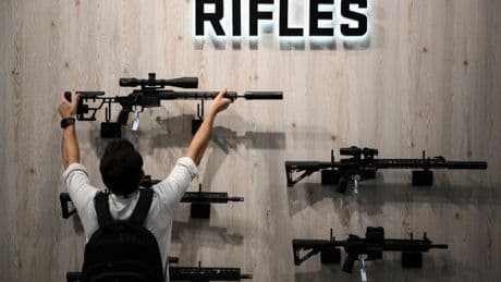 Le Royaume-Uni interdit aux responsables israéliens de participer à un salon de l’armement