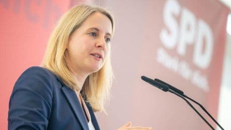 „Sehr ambitioniertes Ziel“ – Bauministerin will Baukosten halbieren
