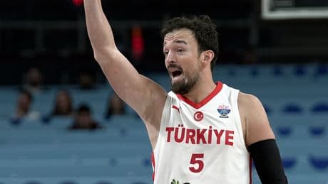 A Milli Basketbol Takımı oyuncusu Sertaç Şanlı: "Bir hikaye yazıyoruz, inşallah mutlu sonla biter"