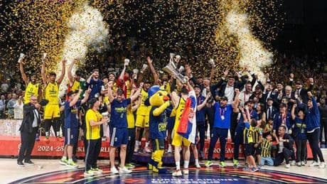 Fenerbahçe Beko'ya sporcular ve futbol takımından kutlamalar!
