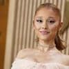 Offener Brief: Ariana Grande und weitere Stars unterstützen LGBTQ+-Hotline