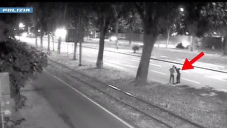 Accoltellato un 32enne di ritorno da un concerto a Milano: fermati due 16enni