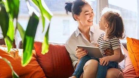 ¿Deducción en la Renta por maternidad? Este es el importe que Hacienda te puede devolver cada año