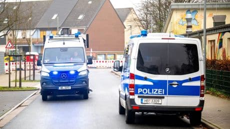 Bremen: Frau erkennt Mann wieder – der rammt sie mehrfach mit Auto