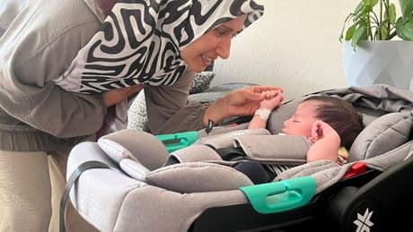 Bakan Göktaş'ın adını koyduğu Emre bebek, sıcak yuvaya kavuştu