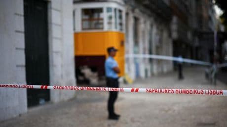 L’accident du funiculaire à Lisbonne, signe d’un État “fragile” face à un tourisme “sans limites”