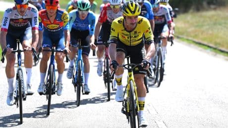 Victor Campenaerts ziek uit Vuelta: ’Teleurgesteld dat ik Jonas niet kan helpen de rode trui naar Madrid te brengen’