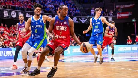 Basketballers Den Bosch pakken achttiende landstitel na derde zege op Leiden