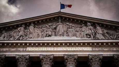 Chute de Bayrou : « Les entreprises pourraient décider de retarder les investissements les plus lourds » (Anthony Morlet-Lavidalie, Rexecode)