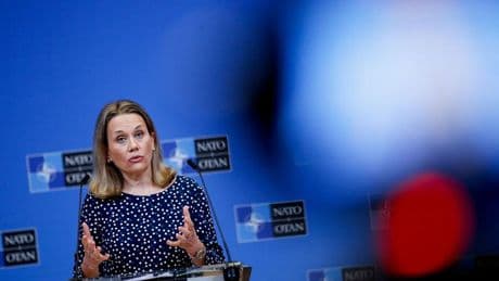 Interview: Frühere US-Nato-Botschafterin Smith warnt vor Truppenabzug der Amerikaner: „Daran könnte die Nato zerbrechen“