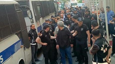 İBB'ye yönelik yolsuzluk soruşturmalarında gözaltına alınan 38 kişi adliyede