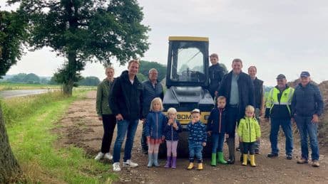 Wollten nicht länger warten: Bürger bauen 5 km langen Radweg einfach selbst