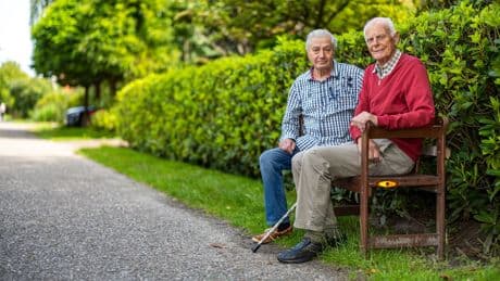 Horst (73) und Fritz (96)  - Bürokratie-Wahnsinn! Stadt nimmt Rentnern Bank weg