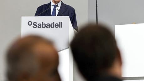 Sabadell une a sus socios en espera de la OPA de BBVA