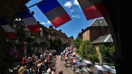 Malgré 40 ans sans victoire française, le Tour passionne toujours l’Hexagone