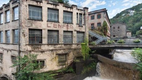 A Thiers, dans le Puy-de-Dôme, Le Creux de l’Enfer a transformé son passé ouvrier en paradis artistique