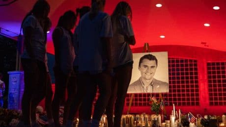 Meurtre de Charlie Kirk: le FBI offre une récompense de 100.000 dollars pour toute information en lien avec l'enquête