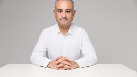 "Ayşe Tatile Çıktı" filmi geliyor: Adnan Menderes’i canlandıracak isim belli oldu!