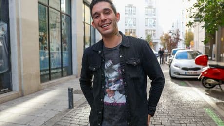 Víctor Elías relata su episodio más duro: &quot;Me pegaron entre siete solo porque salía entre la tele&quot;