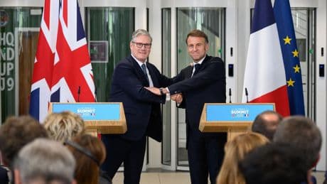 France - Royaume-Uni : ce que contient l’accord sur l’échange de migrants conclu par Macron et Starmer