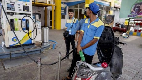 Oil prices dip, global shares mixed amid thin holiday trading