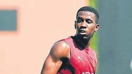Ayrılık sırası Carlos Cuesta’da